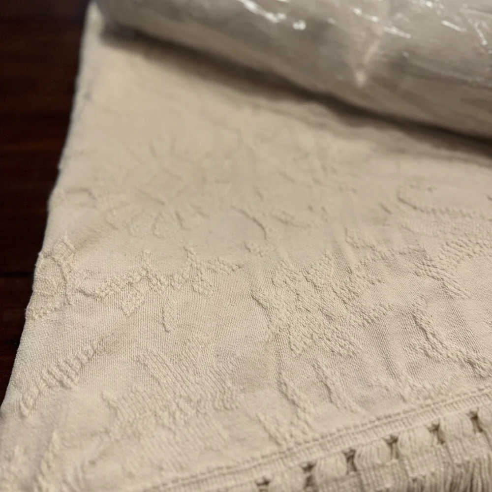 Vintage Cotton Matelasse Twin Bedspread Fringe Cream USA 78x106 NOS Open Package